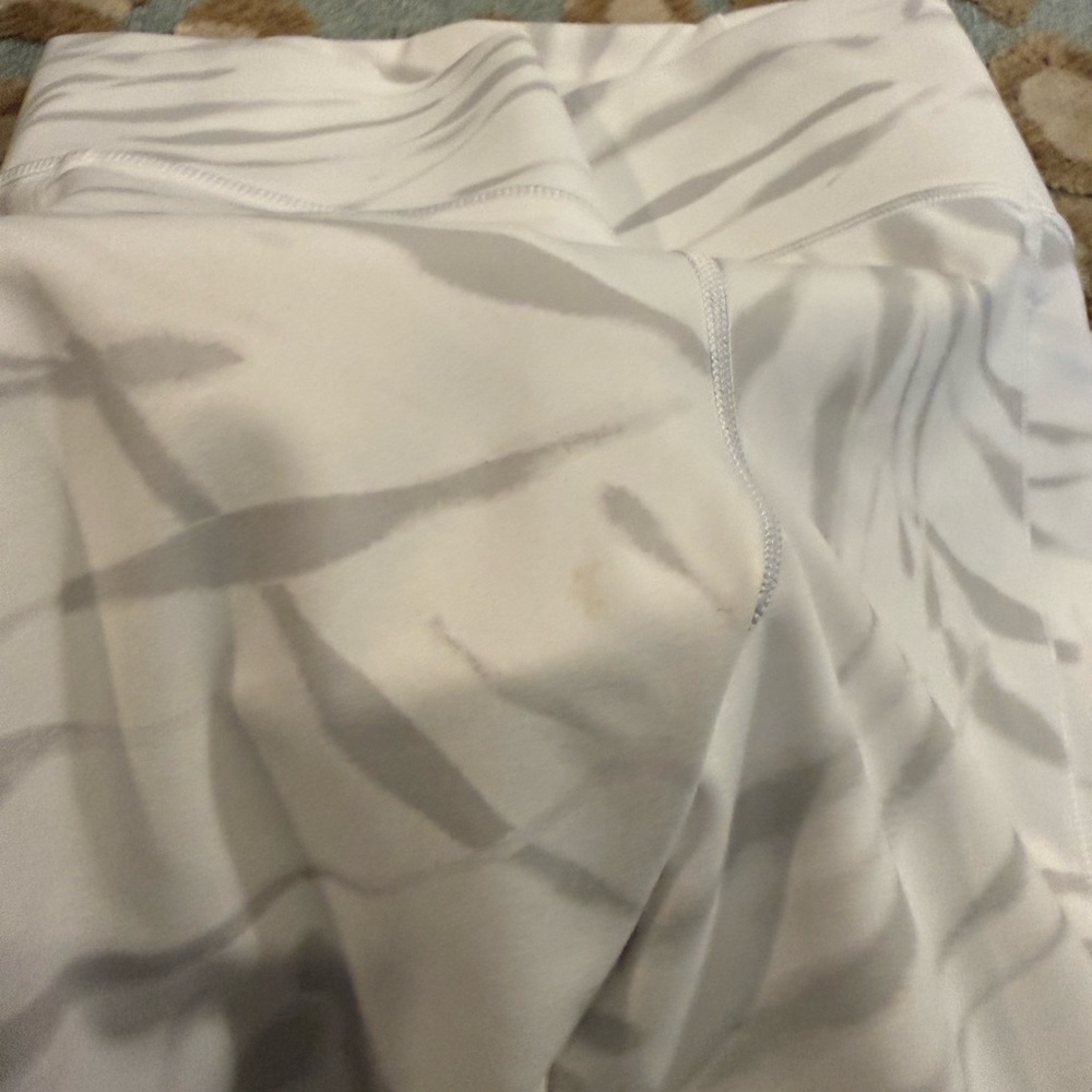 Athleta Cream and Gray Stash Pocket Tights - Picture 3 of 6